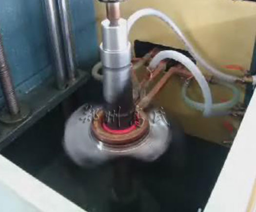 中频淬火炉对转向节进行淬火热处理