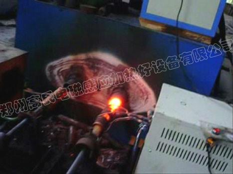 利用高频淬火机对无缝钢管进行退火热处理